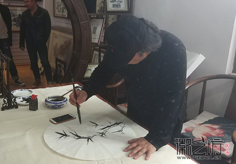 中山书画院院长谢克谦老师于徽艺坊现场作竹子铁画画稿照片1 中山书画院院长谢克谦老师于徽艺坊现场作竹子铁画画稿照片1