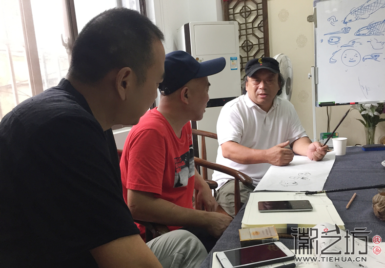 画中年人面部五官正确分布位置讲解1 画中年人面部五官正确分布位置讲解1