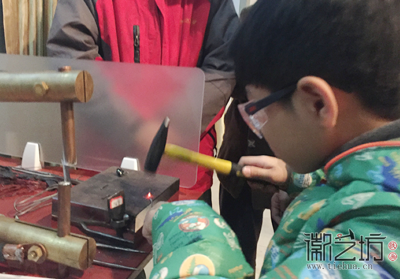 镜湖小学铁画第四课 (4) 镜湖小学铁画第四课 (4)