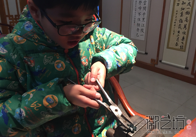 镜湖小学铁画第四课 (7) 镜湖小学铁画第四课 (7)