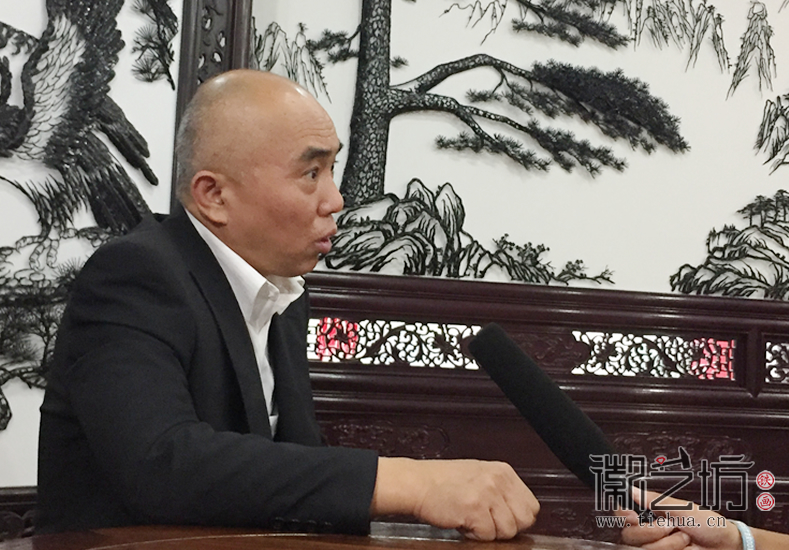 安师大皖江学院学生来徽艺坊拍摄纪录片《铁骨画魂》 (11) 安师大皖江学院学生来徽艺坊拍摄纪录片《铁骨画魂》 (11)