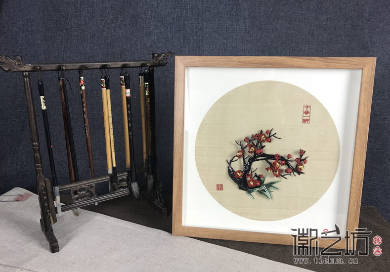红梅原木框装饰铁画3 红梅原木框装饰铁画3