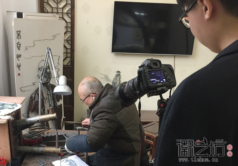 合肥工业大学学子徽艺坊探究铁画 (1) 合肥工业大学学子徽艺坊探究铁画 (1)