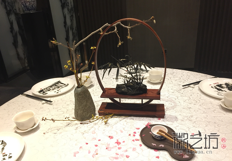 芜湖万达嘉华酒店铁艺摆台1 (4) 芜湖万达嘉华酒店铁艺摆台1 (4)