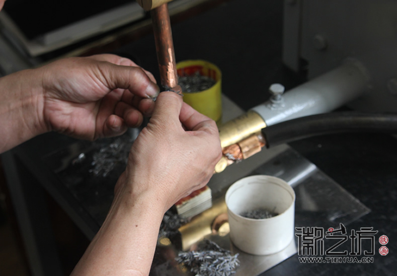 徽艺坊铁画迎来芜湖商贸学院学子前来参观 (31) 徽艺坊铁画迎来芜湖商贸学院学子前来参观 (31)