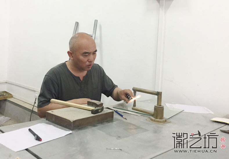 徽艺坊魏民春开启安师大铁画实践课 (12) 徽艺坊魏民春开启安师大铁画实践课 (12)