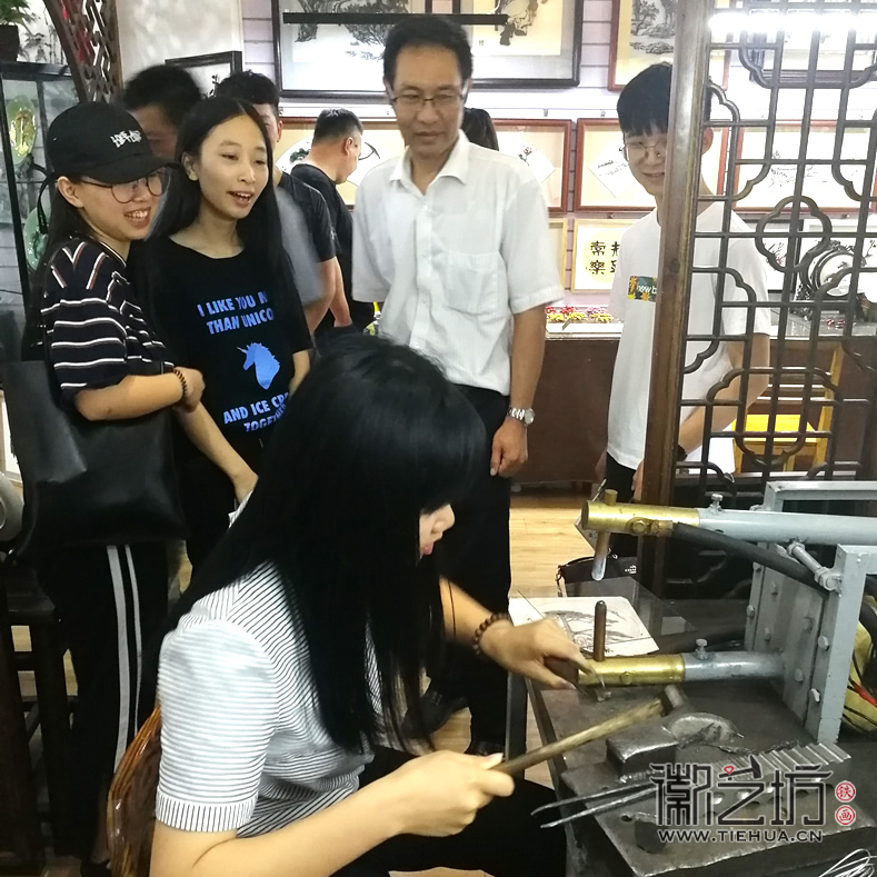 校企合作 徽艺坊正式成为安徽建筑大学艺术学院创新创业基地 (11) 校企合作 徽艺坊正式成为安徽建筑大学艺术学院创新创业基地 (11)