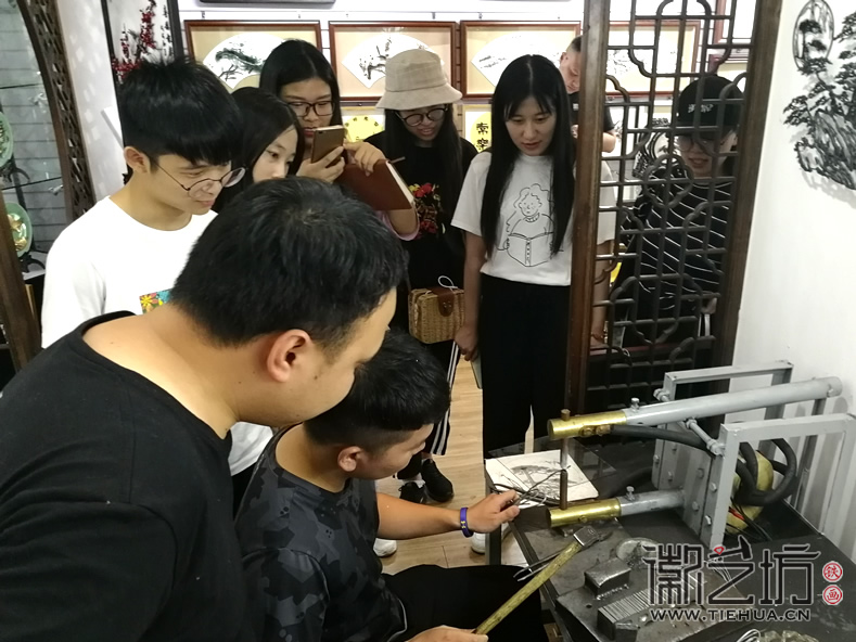 校企合作 徽艺坊正式成为安徽建筑大学艺术学院创新创业基地 (13) 校企合作 徽艺坊正式成为安徽建筑大学艺术学院创新创业基地 (13)