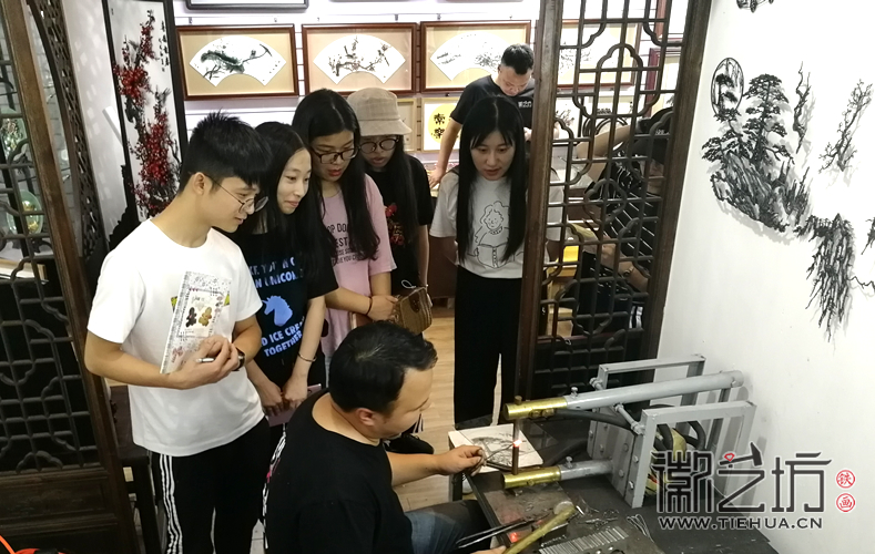校企合作 徽艺坊正式成为安徽建筑大学艺术学院创新创业基地 (14) 校企合作 徽艺坊正式成为安徽建筑大学艺术学院创新创业基地 (14)